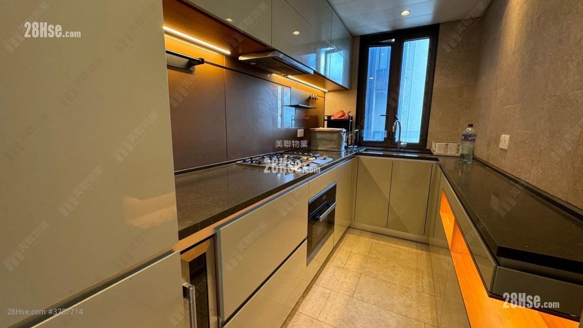 Lp6 Sell 3 Bedrooms , 2 Bathrooms 728 ft²