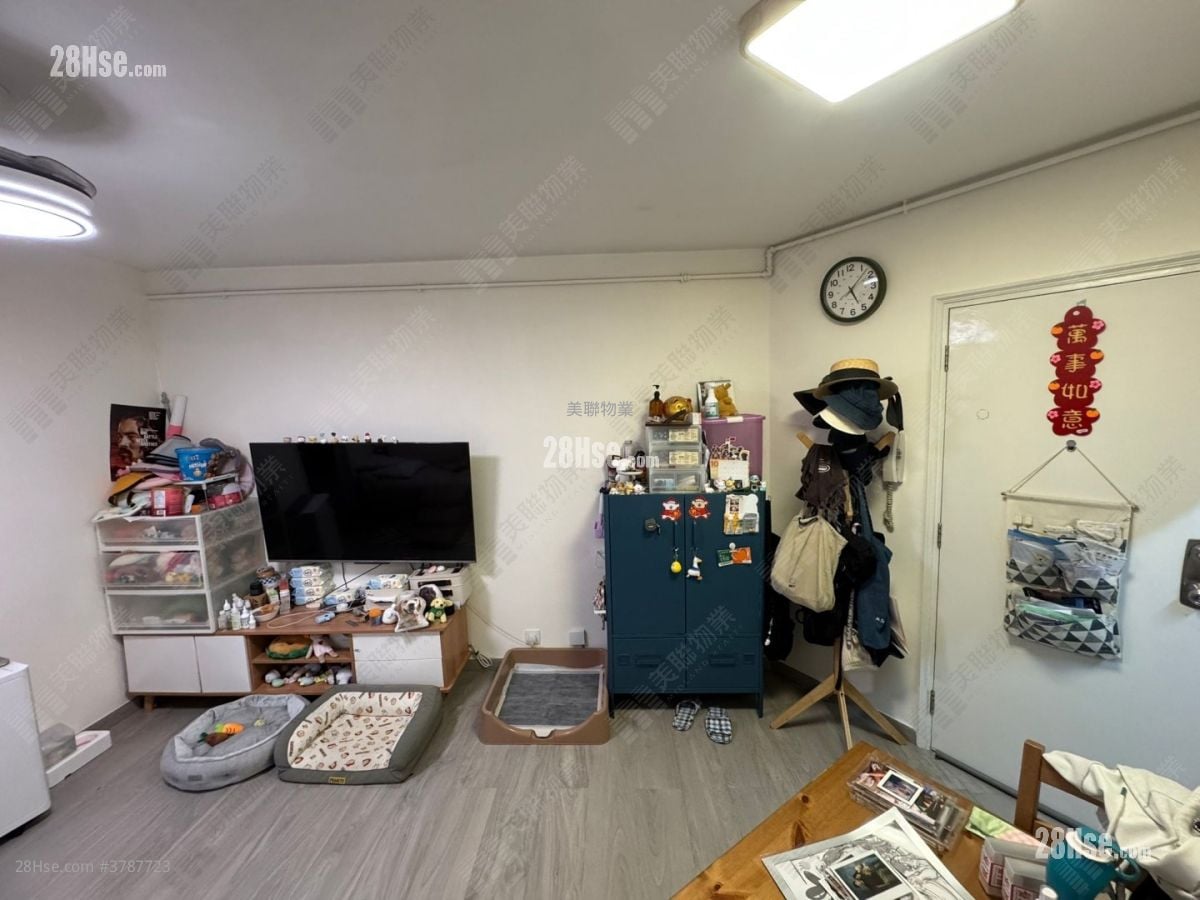 景峰花园 售盘 2 房 400 平方尺