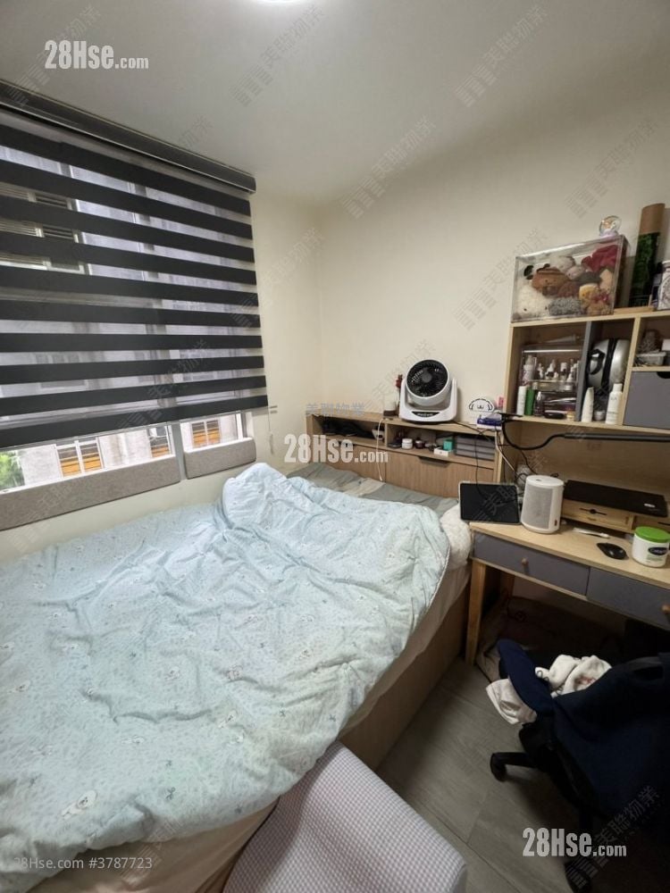 景峰花园 售盘 2 房 400 平方尺