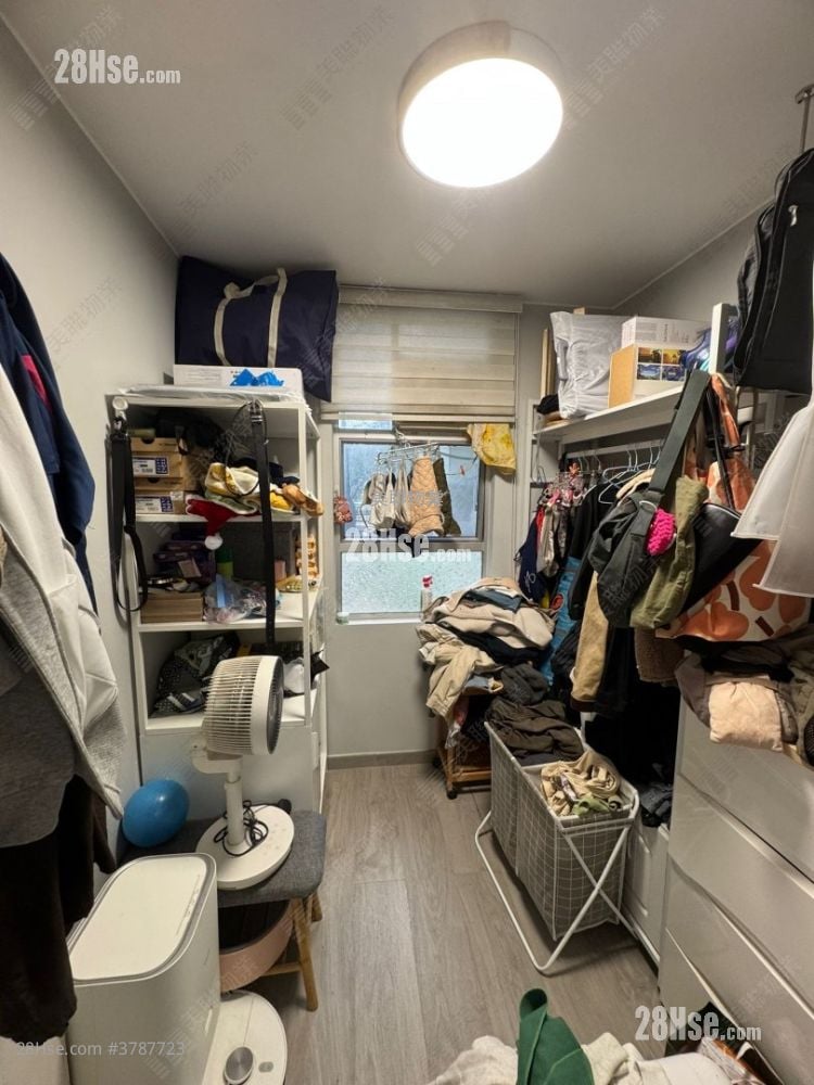 景峰花园 售盘 2 房 400 平方尺