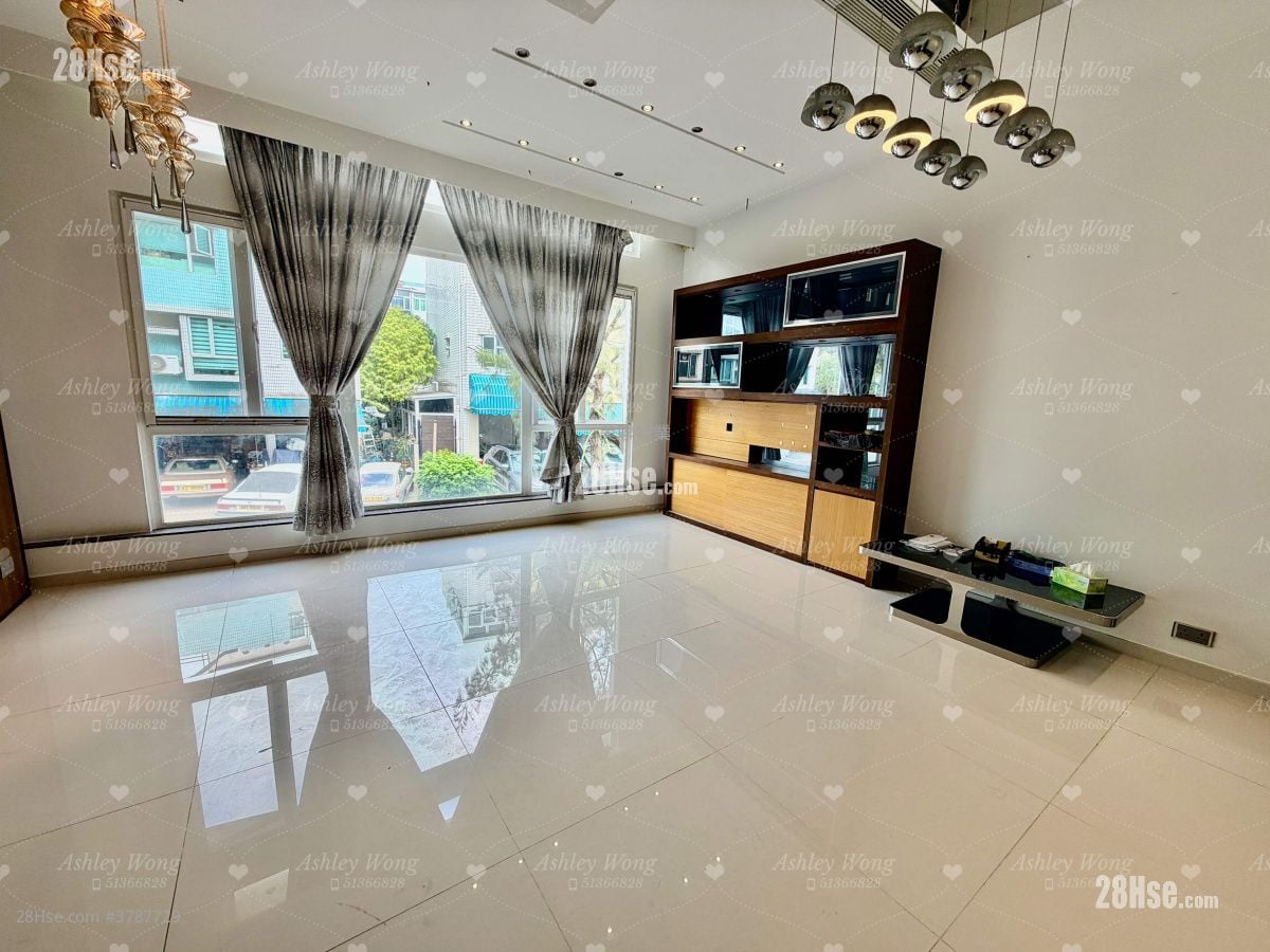 Palm Springs Sell 3 Bedrooms , 3 Bathrooms 1,377 ft²