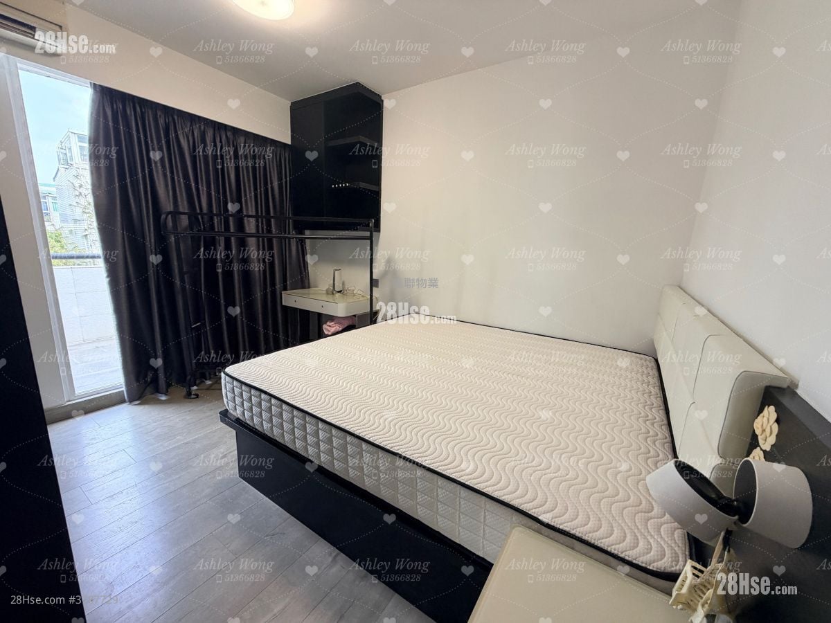 Palm Springs Sell 3 Bedrooms , 3 Bathrooms 1,377 ft²