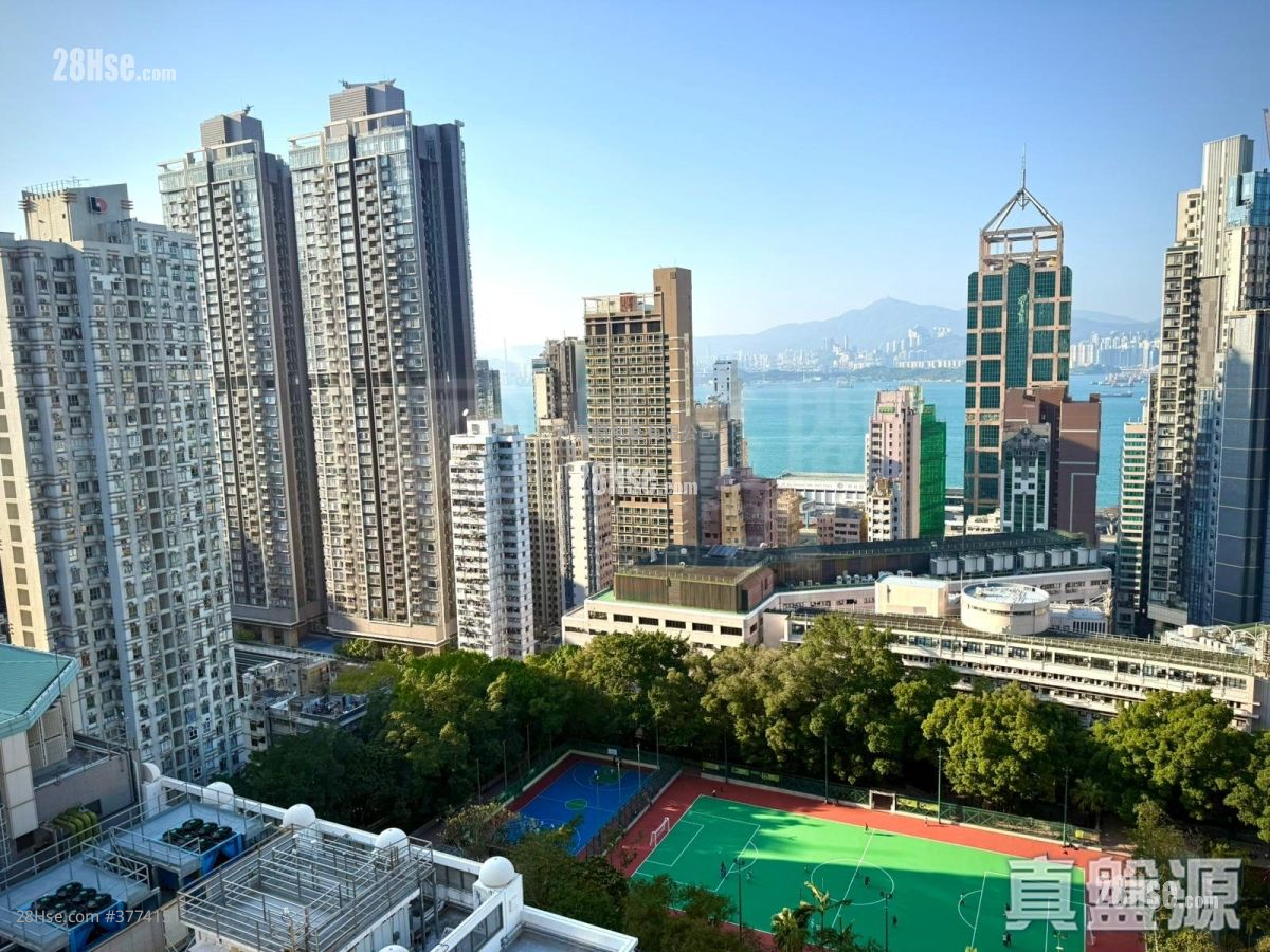 Euston Court Sell 3 Bedrooms , 2 Bathrooms 790 ft²