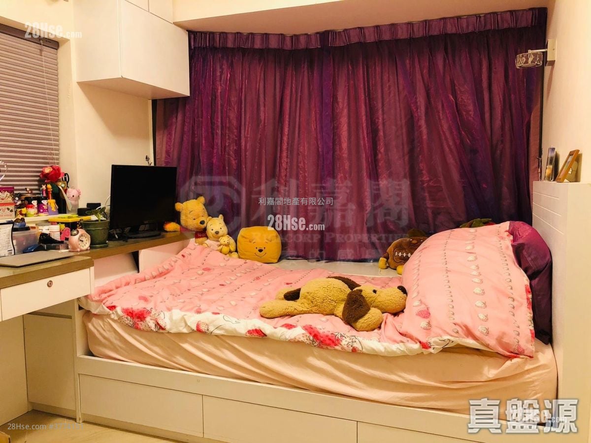 Euston Court Sell 3 Bedrooms , 2 Bathrooms 790 ft²