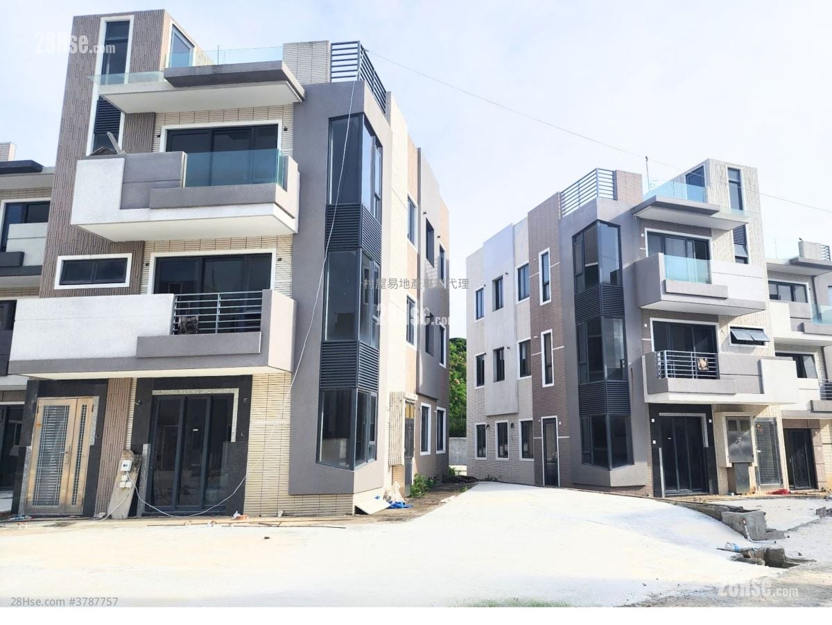 Village Sell 3 Bedrooms , 2 Bathrooms 700 ft²