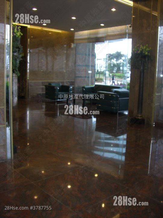 Royal Ascot Rental 2 Bedrooms , 1 Bathroom 594 ft²