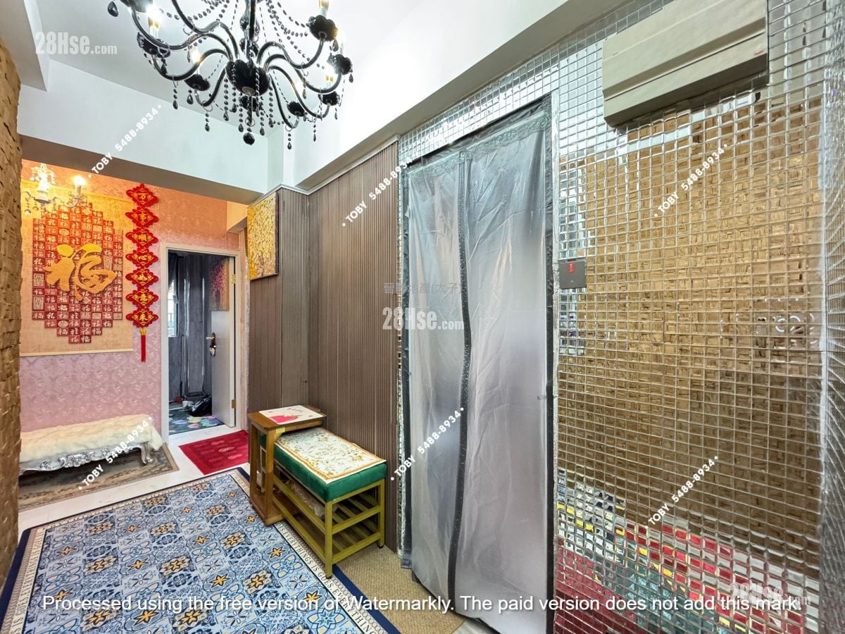 Kam On Building Sell 2 Bedrooms , 1 Bathroom 293 ft²