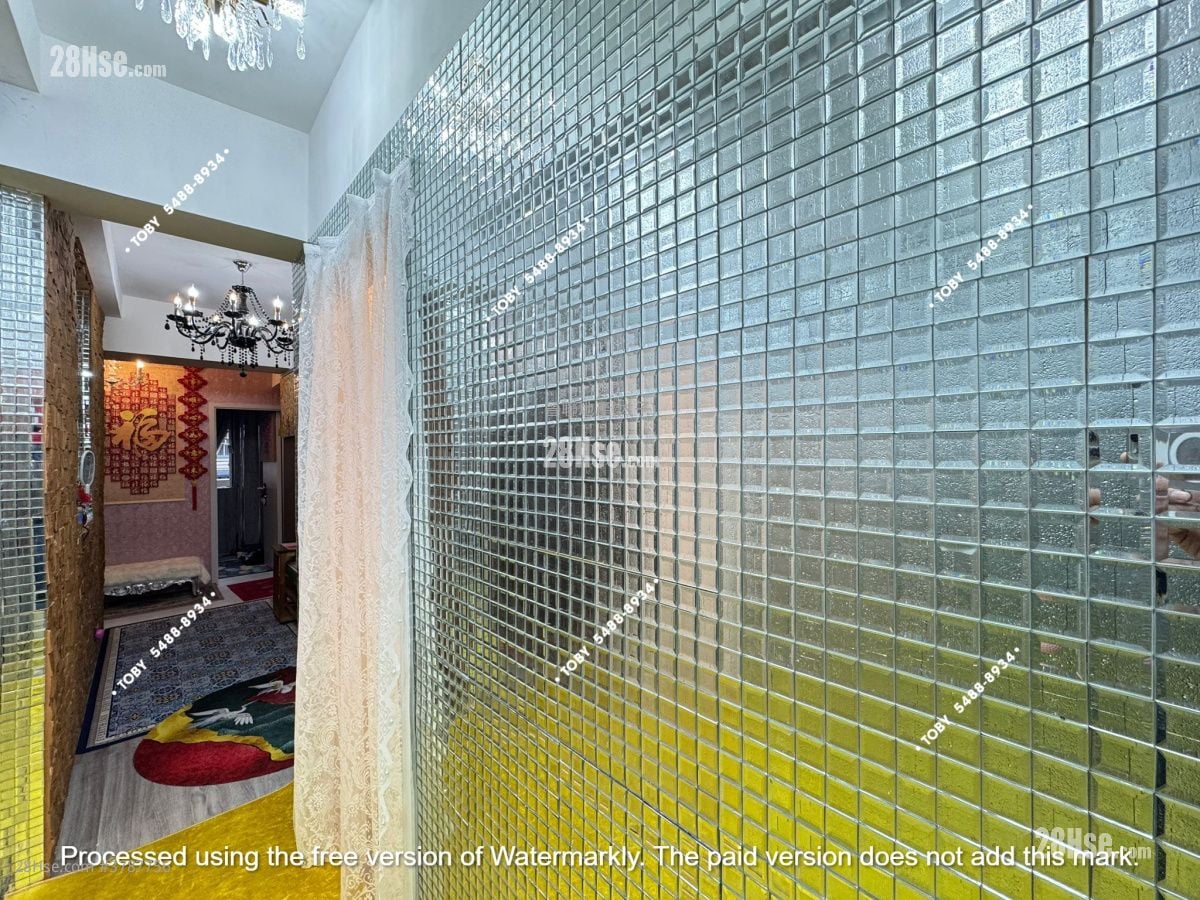 Kam On Building Sell 2 Bedrooms , 1 Bathroom 293 ft²