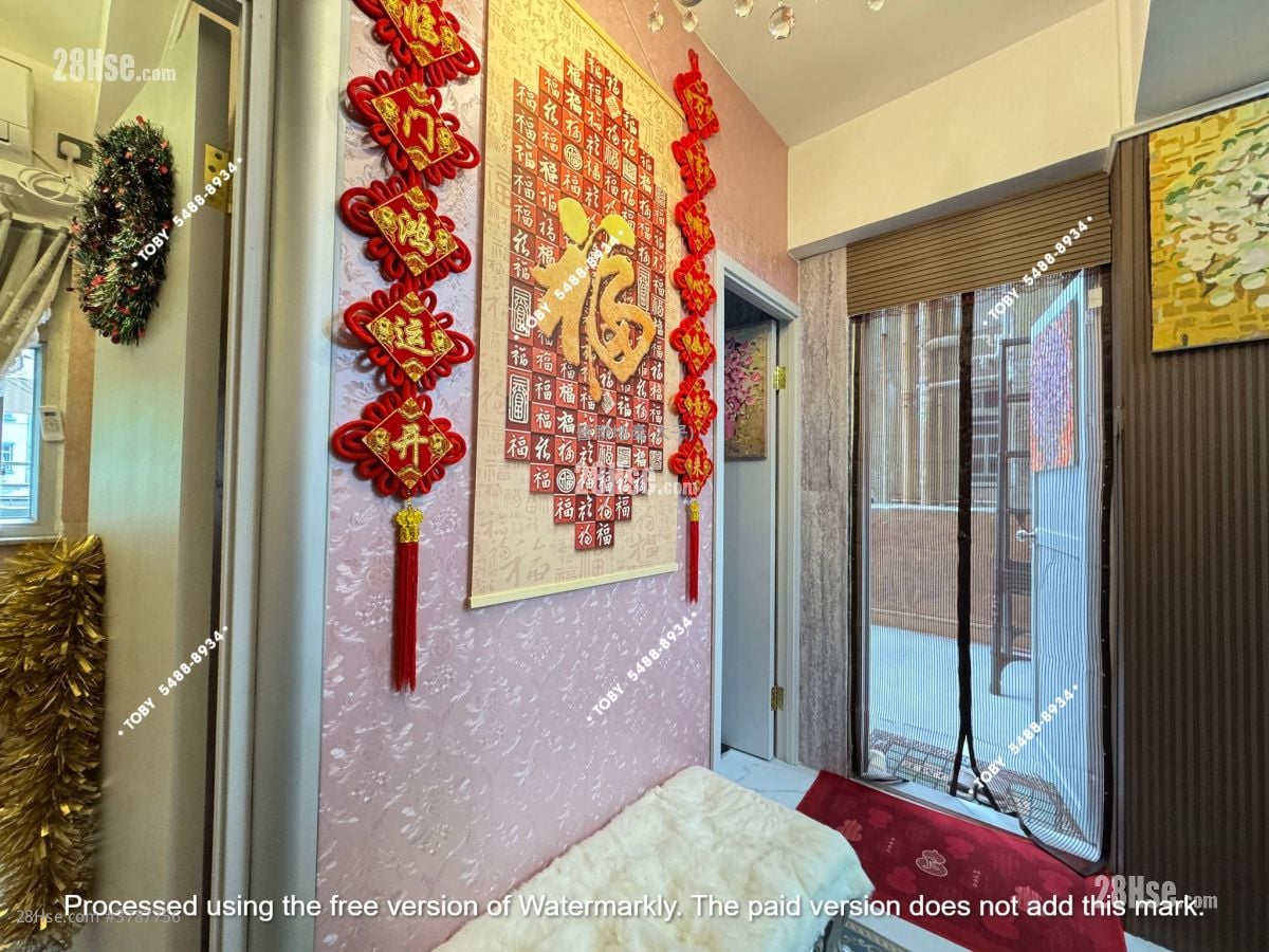 Kam On Building Sell 2 Bedrooms , 1 Bathroom 293 ft²