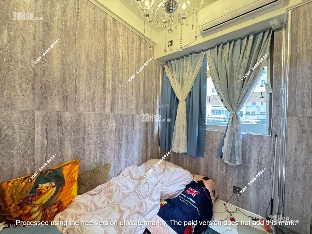 Kam On Building Sell 2 Bedrooms , 1 Bathroom 293 ft²