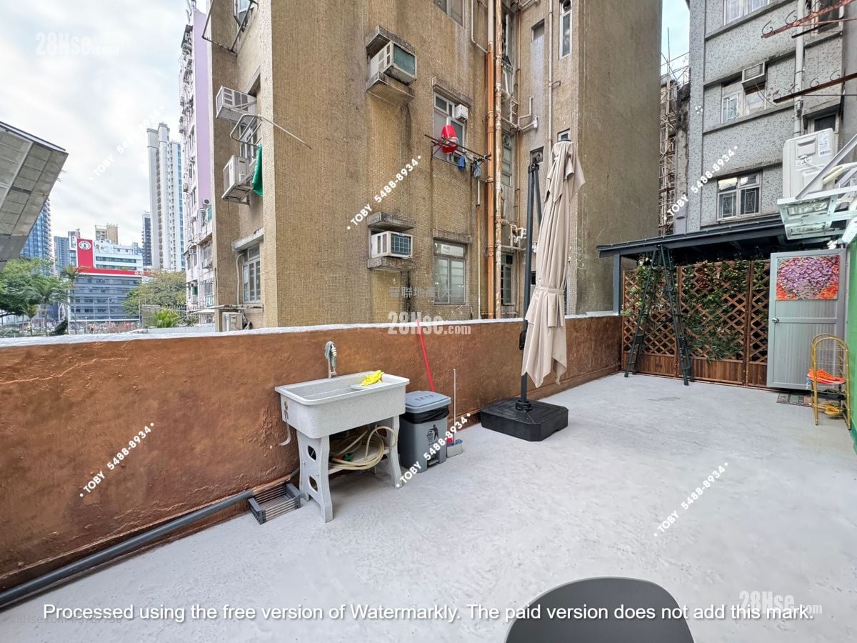 Kam On Building Sell 2 Bedrooms , 1 Bathroom 293 ft²