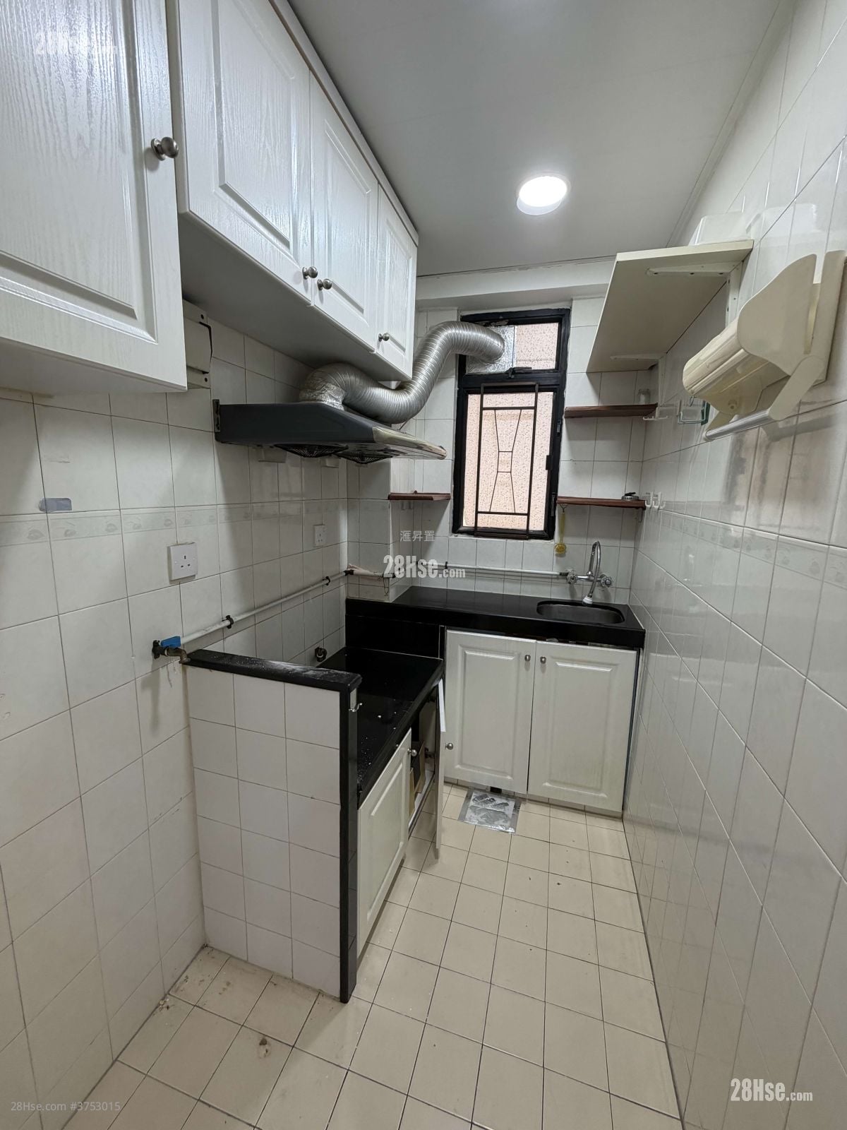 单幢楼房 租盘 2 房 , 1 浴室 334 平方尺