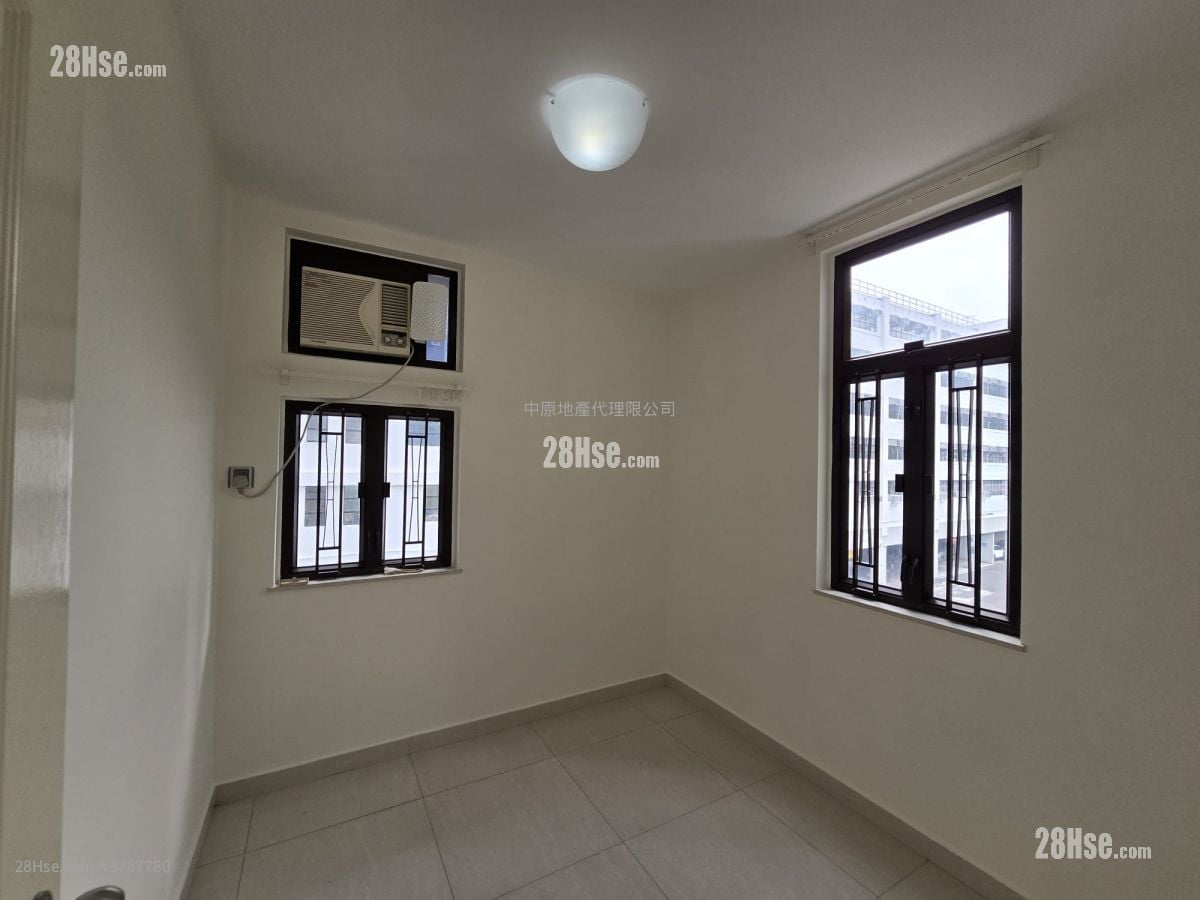 Luk Yeung Sun Chuen Sell 2 Bedrooms , 1 Bathroom 451 ft²