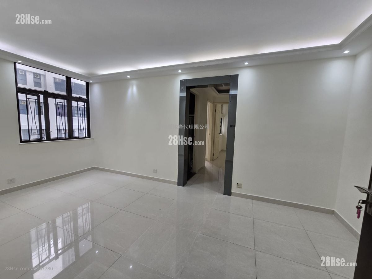 Luk Yeung Sun Chuen Sell 2 Bedrooms , 1 Bathroom 451 ft²