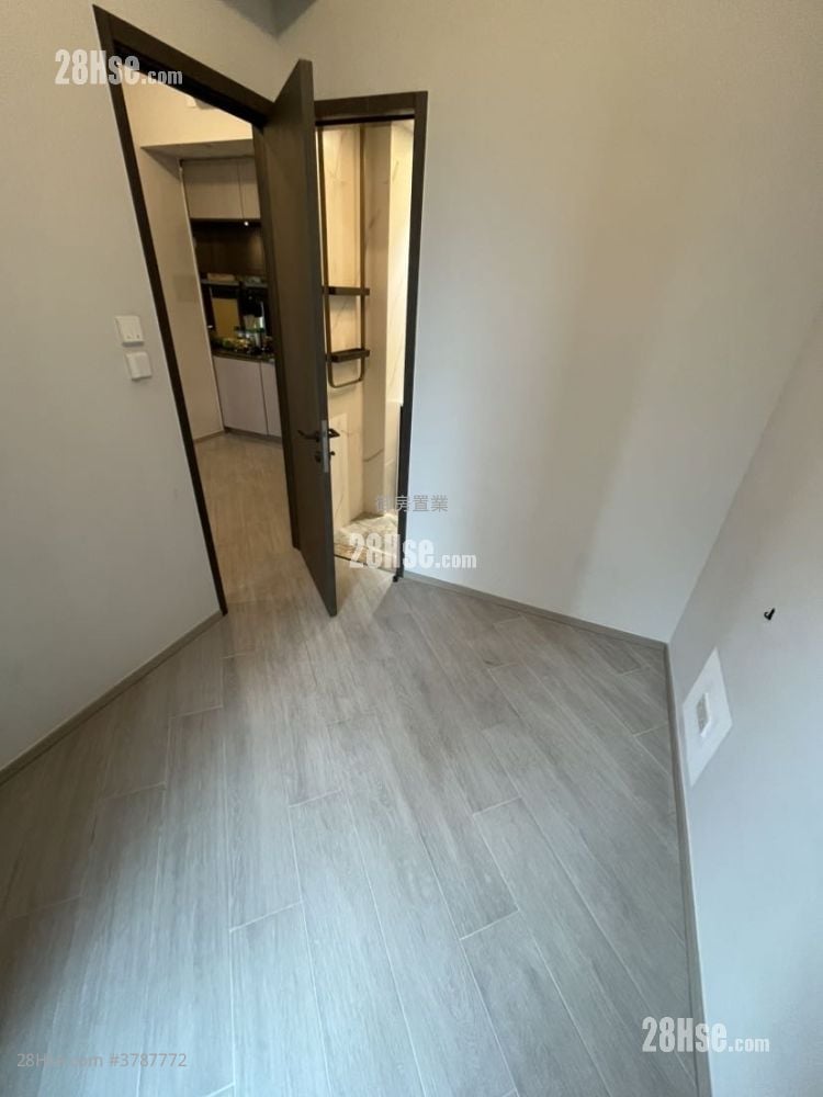 The Royale Rental 294 ft²