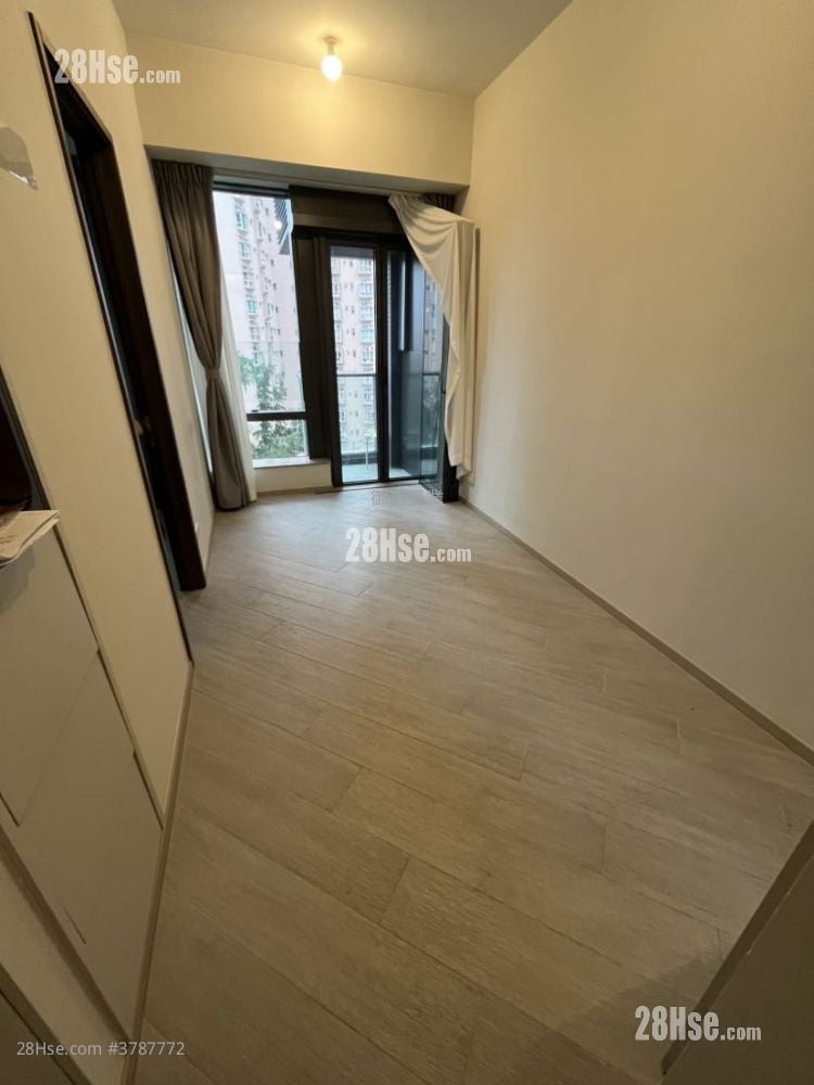 The Royale Rental 294 ft²