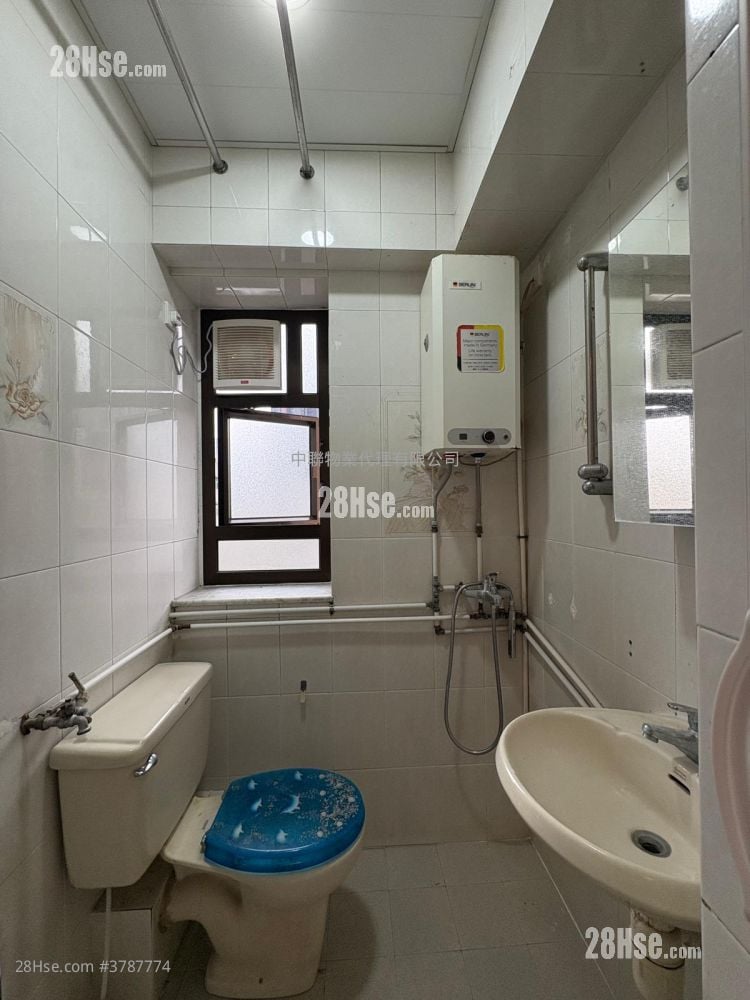 Lap Wo Building Sell 3 Bedrooms , 1 Bathroom 363 ft²