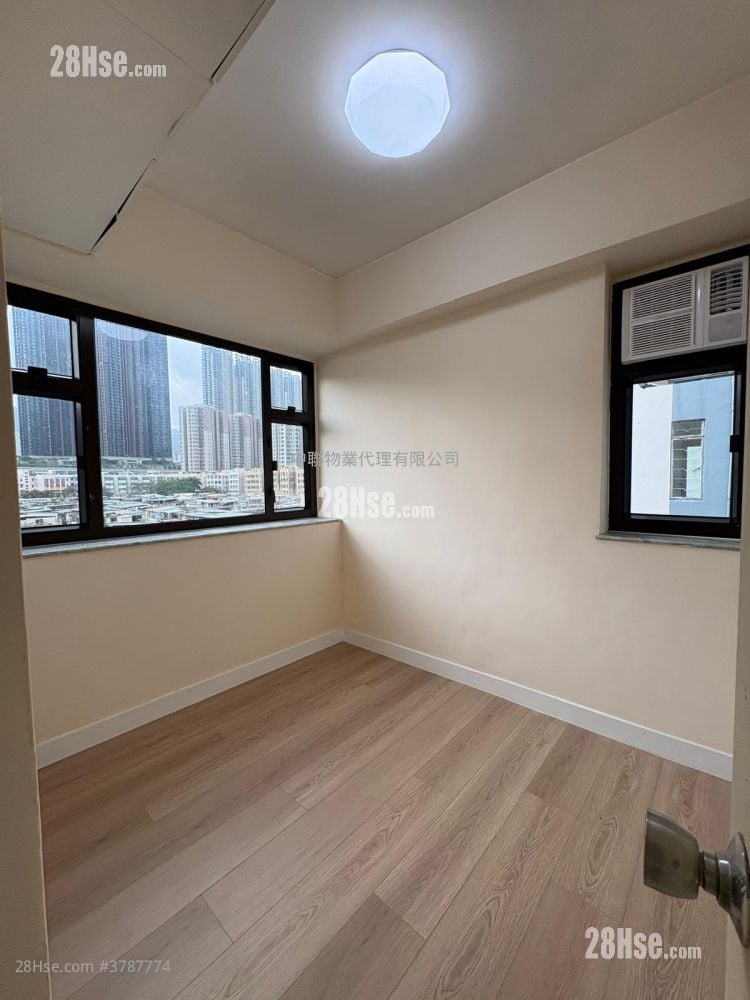 Lap Wo Building Sell 3 Bedrooms , 1 Bathroom 363 ft²