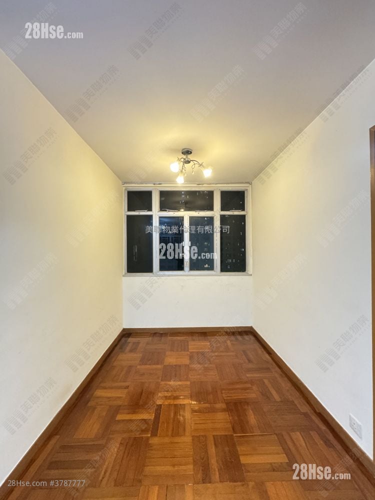 Telford Gardens Sell 2 Bedrooms , 1 Bathroom 517 ft²