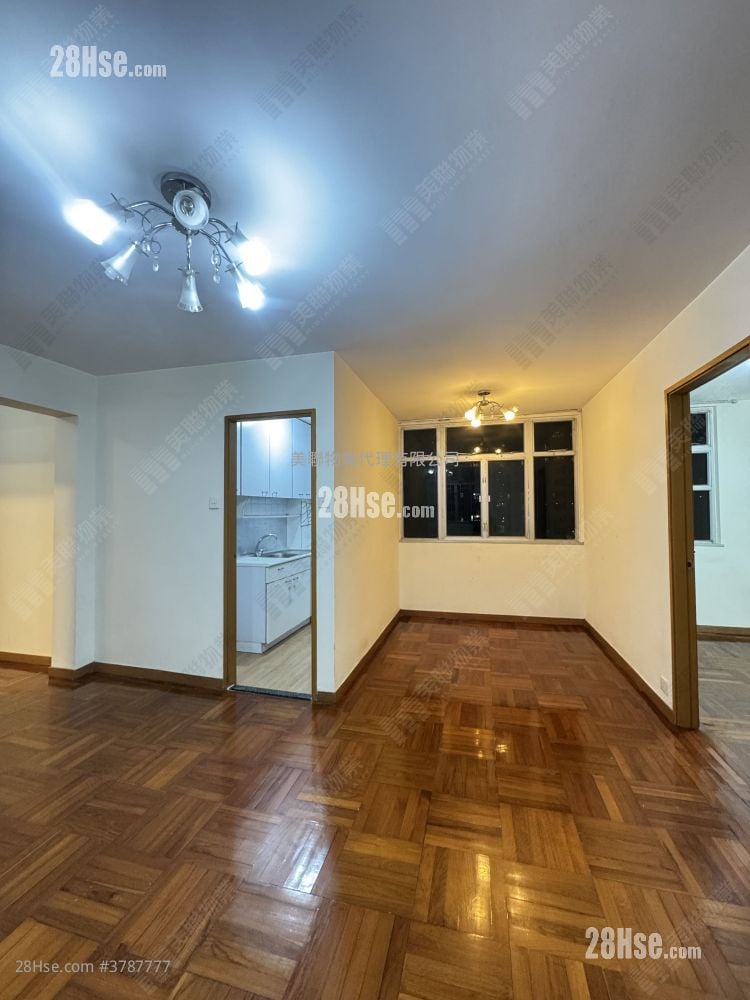 Telford Gardens Sell 2 Bedrooms , 1 Bathroom 517 ft²