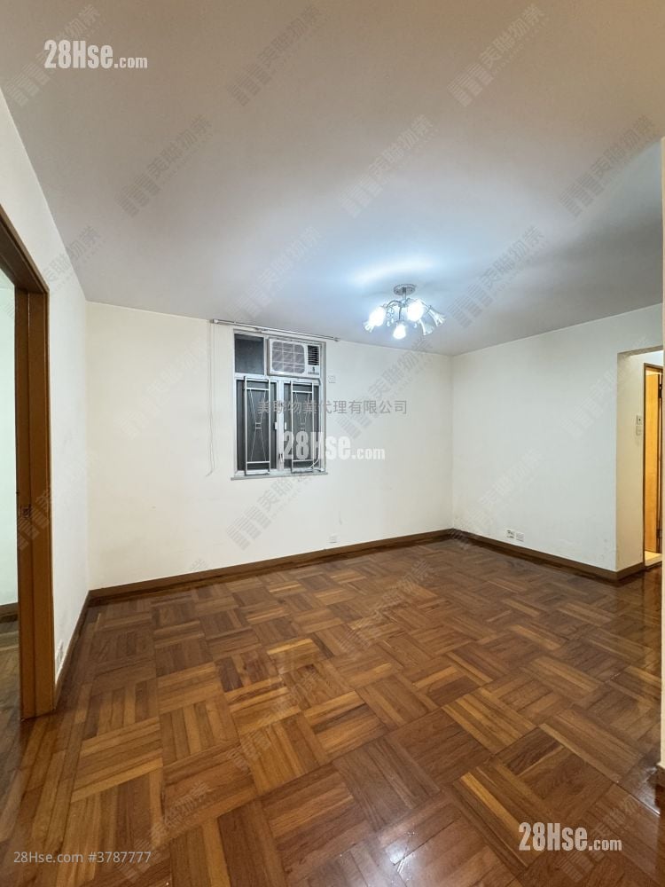 Telford Gardens Sell 2 Bedrooms , 1 Bathroom 517 ft²