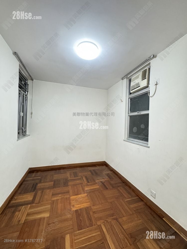 Telford Gardens Sell 2 Bedrooms , 1 Bathroom 517 ft²