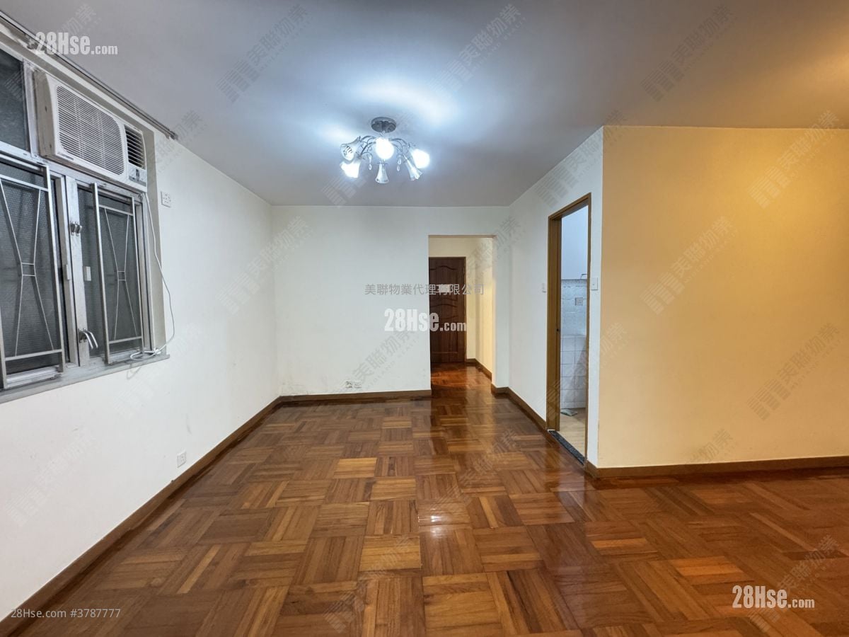 Telford Gardens Sell 2 Bedrooms , 1 Bathroom 517 ft²