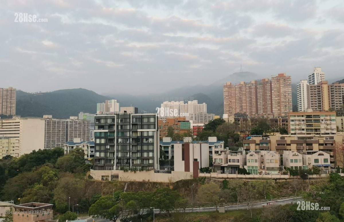 Royal Ascot Sell 3 Bedrooms , 3 Bathrooms 958 ft²