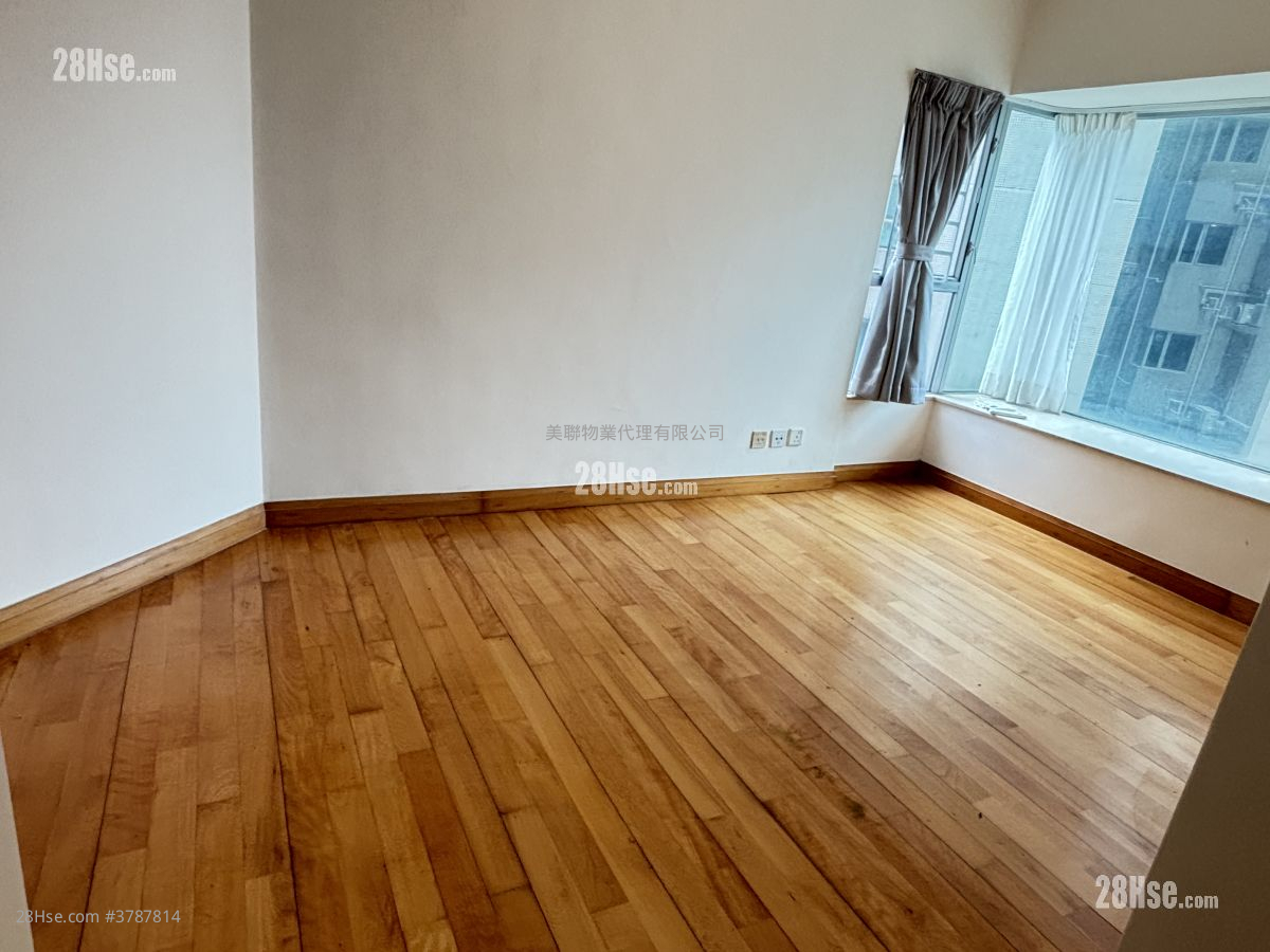 The Waterfront Rental 3 Bedrooms , 3 Bathrooms 934 ft²