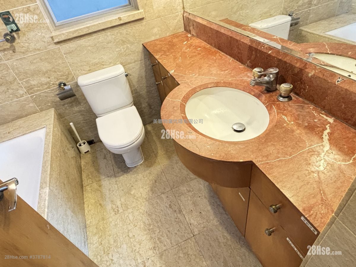 The Waterfront Rental 3 Bedrooms , 3 Bathrooms 934 ft²