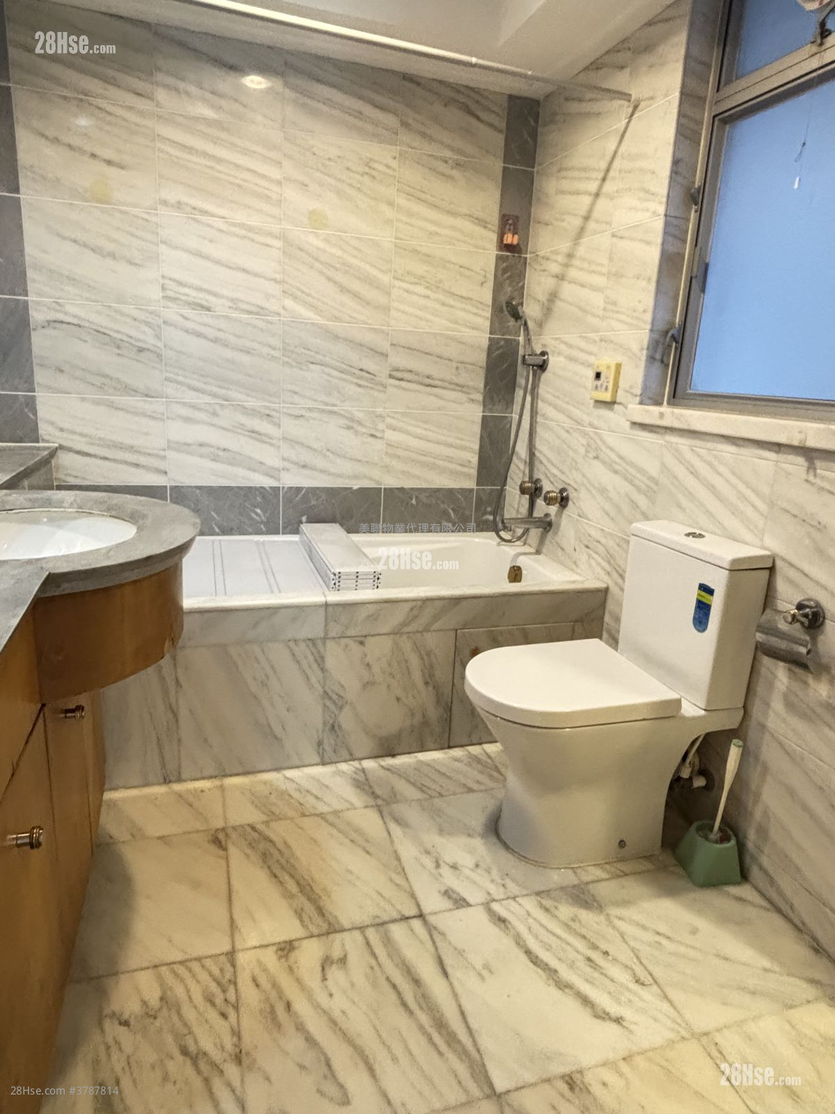 The Waterfront Rental 3 Bedrooms , 3 Bathrooms 934 ft²