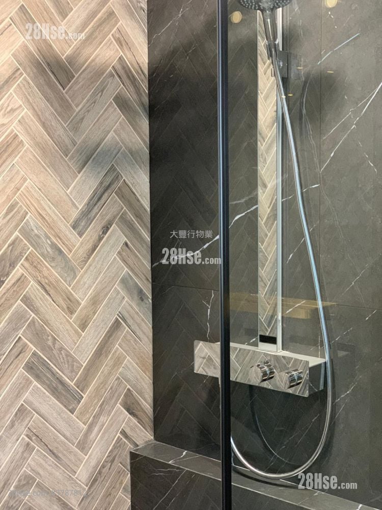 御龙居 售盘 4 房 1,591 平方尺