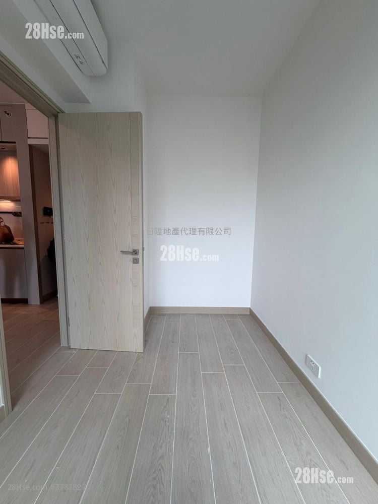 Gold Coast Bay Rental 312 ft²