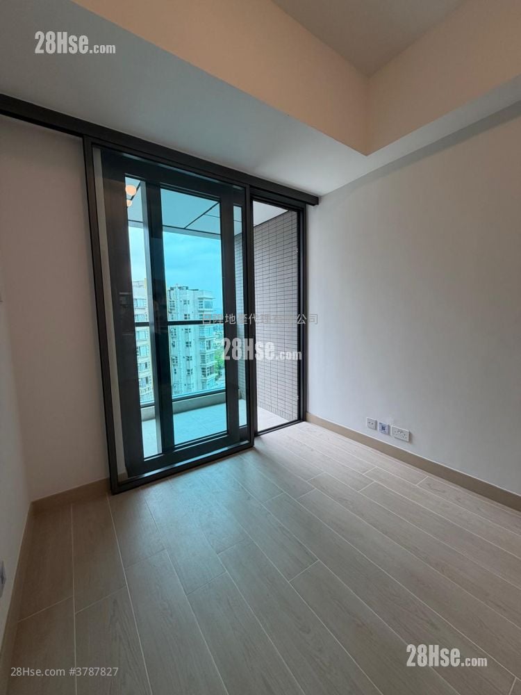 Gold Coast Bay Rental 312 ft²