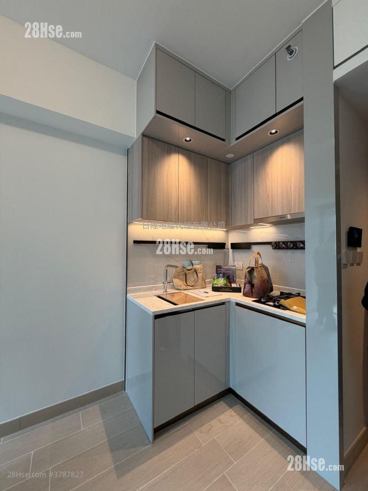 Gold Coast Bay Rental 312 ft²