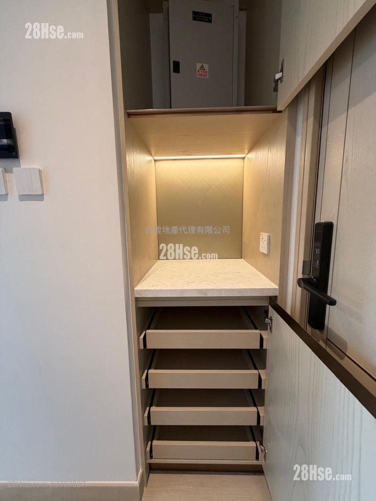 Gold Coast Bay Rental 312 ft²