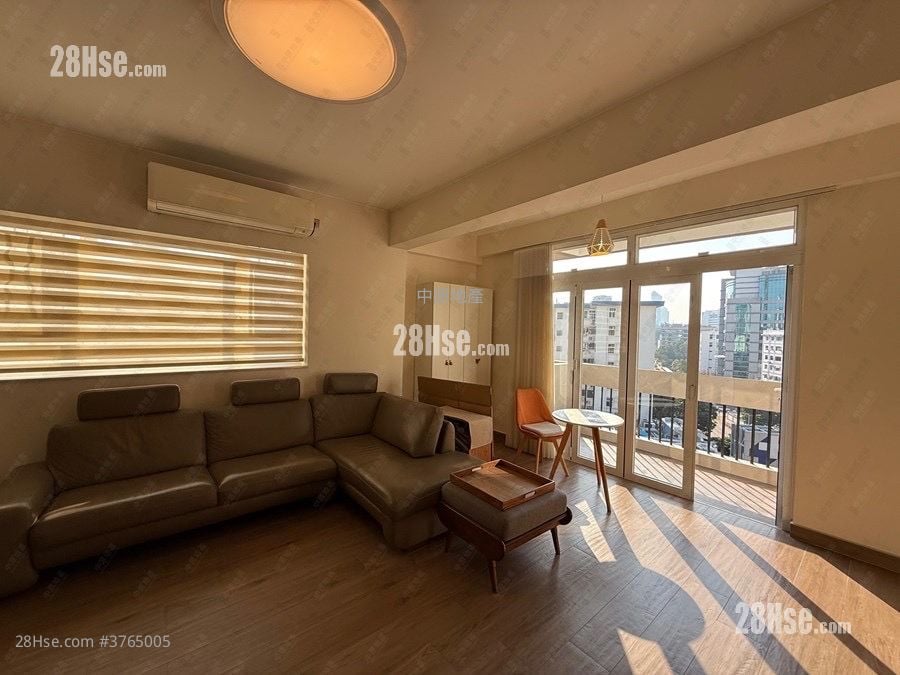 Sapphire Court Sell 3 Bedrooms , 1 Bathroom 1,029 ft²