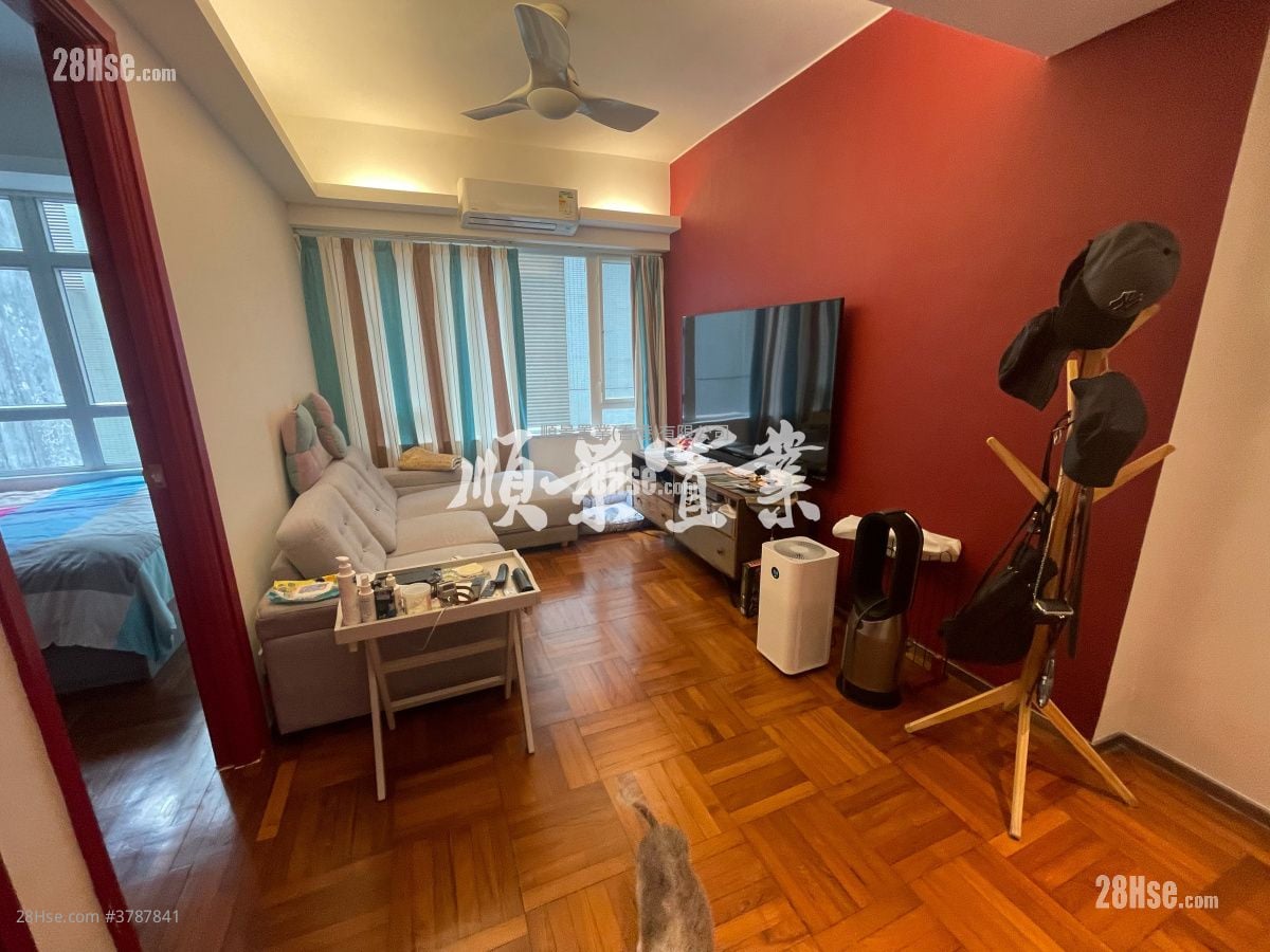 Glory Court Sell 2 Bedrooms , 2 Bathrooms 593 ft²