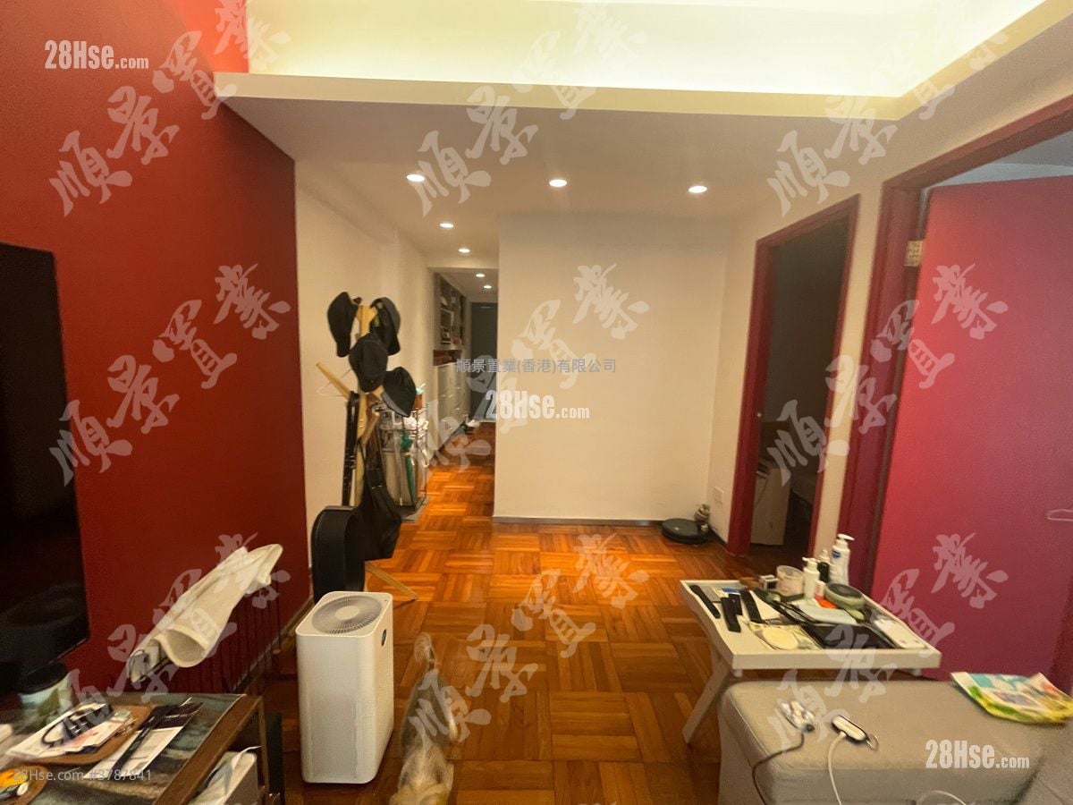 Glory Court Sell 2 Bedrooms , 2 Bathrooms 593 ft²