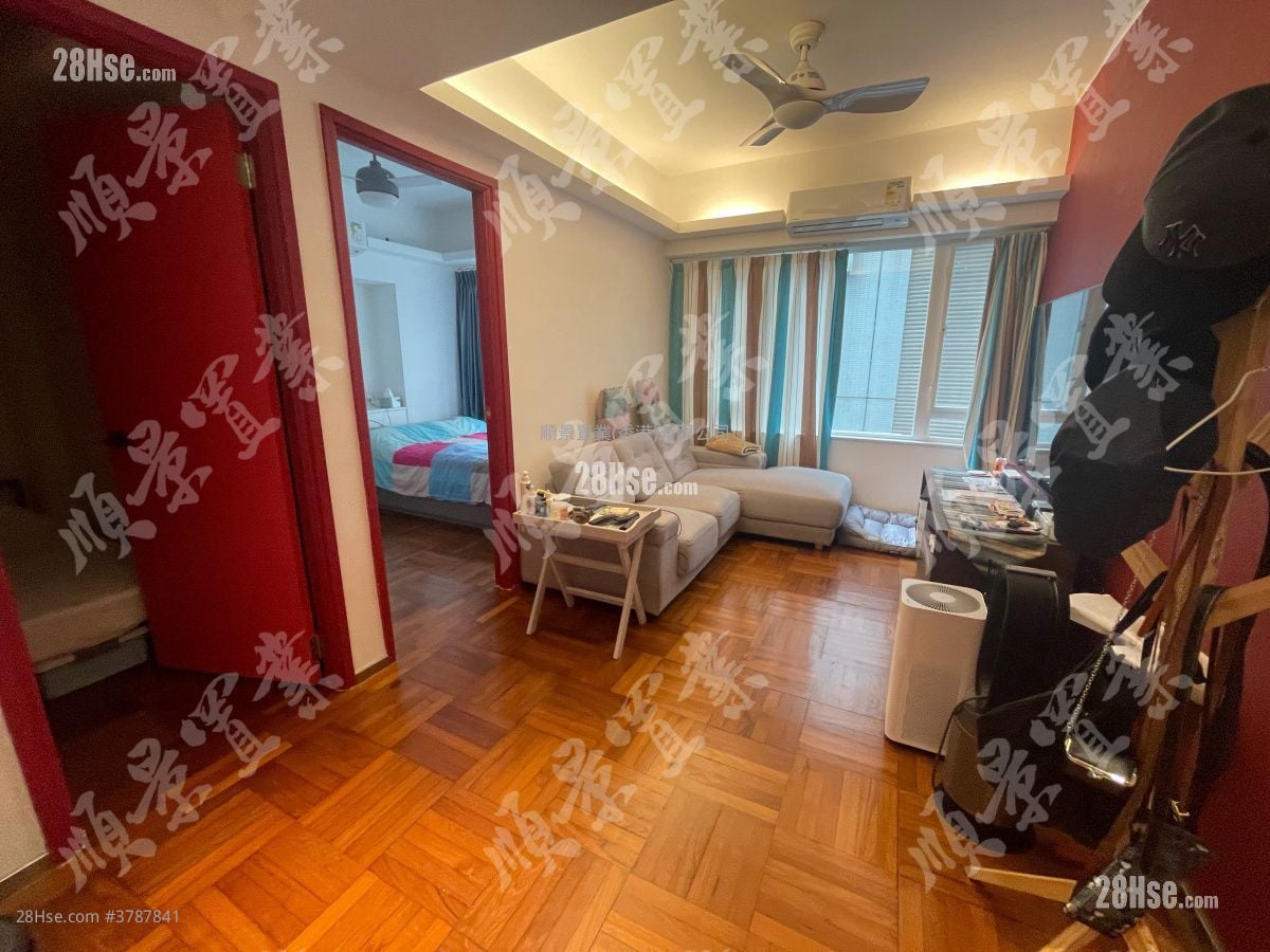 Glory Court Sell 2 Bedrooms , 2 Bathrooms 593 ft²