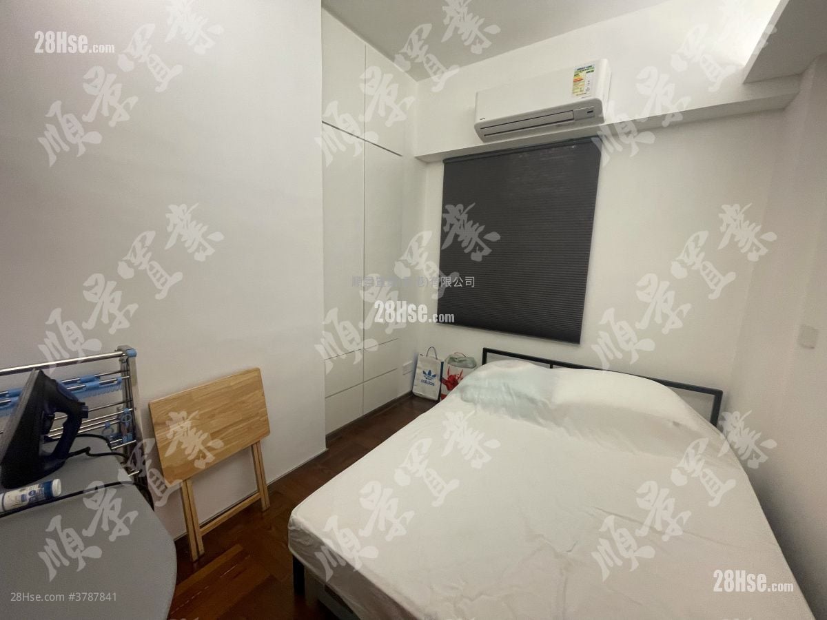 Glory Court Sell 2 Bedrooms , 2 Bathrooms 593 ft²