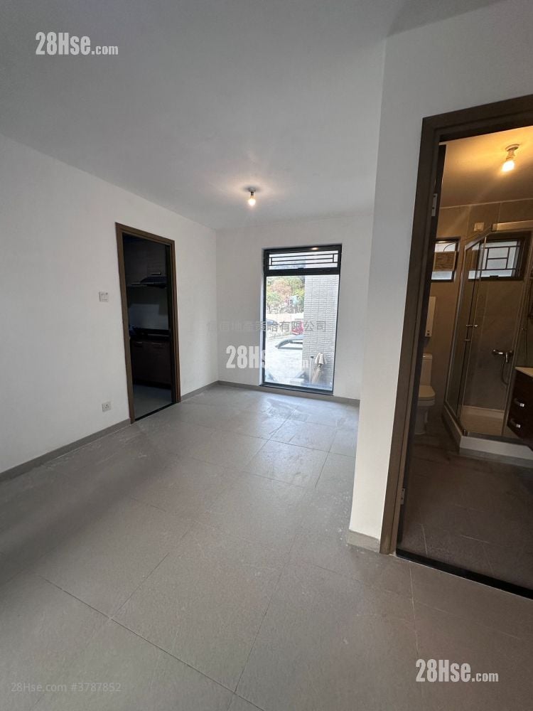 村屋 租盘 3 房 , 2 浴室 700 平方尺