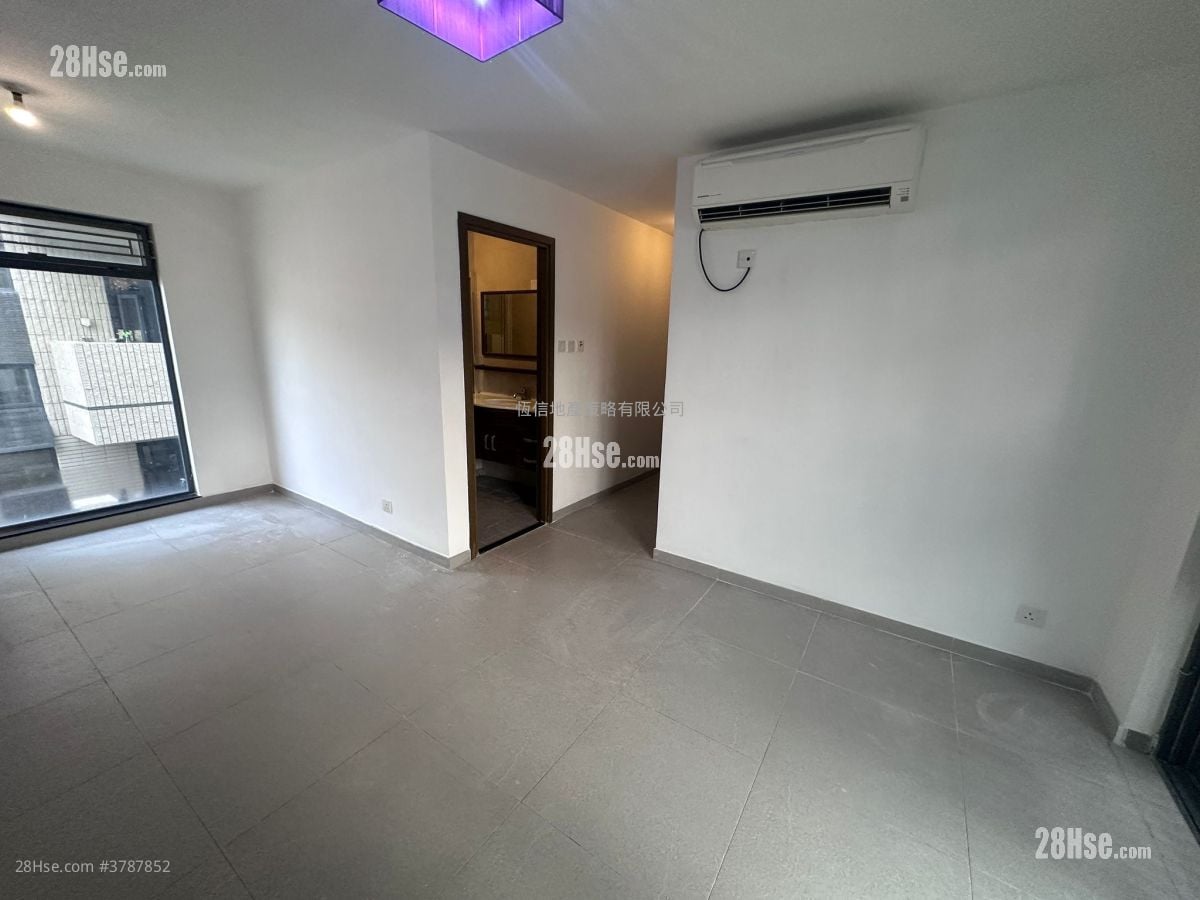 村屋 租盘 3 房 , 2 浴室 700 平方尺