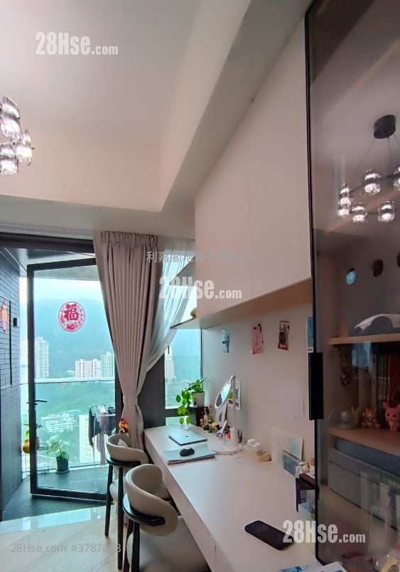 The Arles Rental 259 ft²