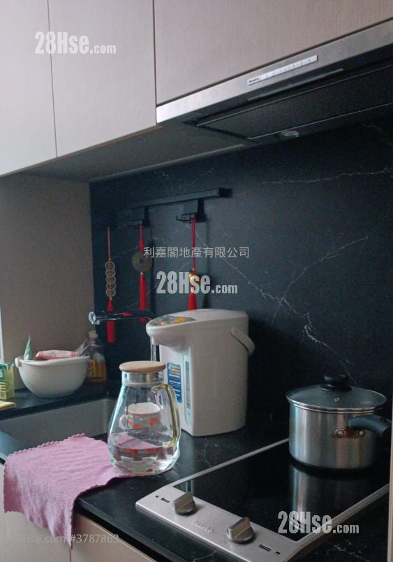 The Arles Rental 259 ft²