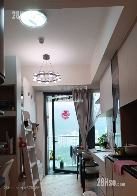 The Arles Rental 259 ft²