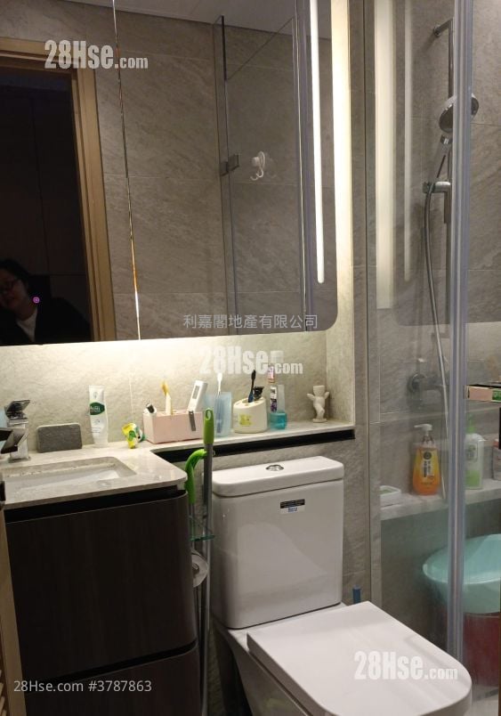 The Arles Rental 259 ft²