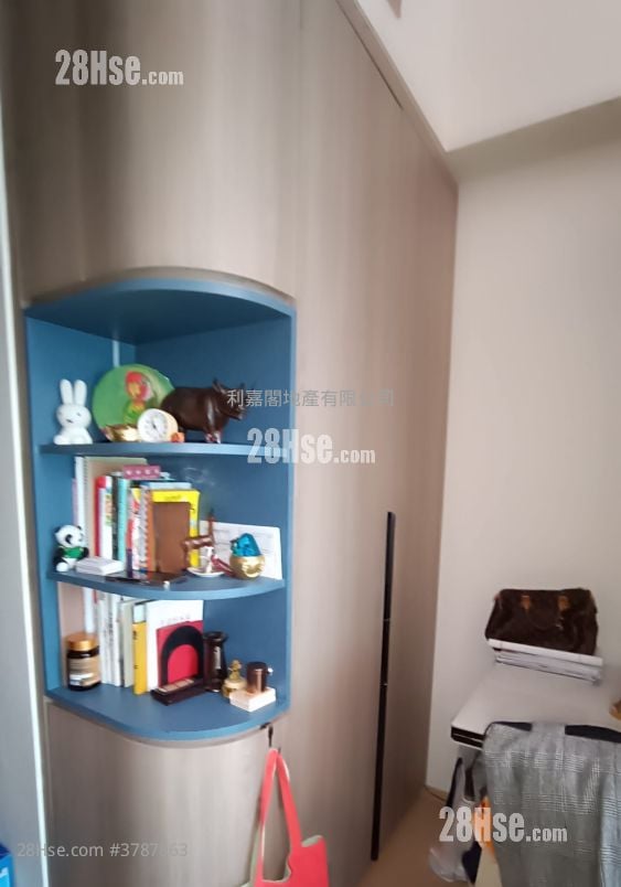 The Arles Rental 259 ft²