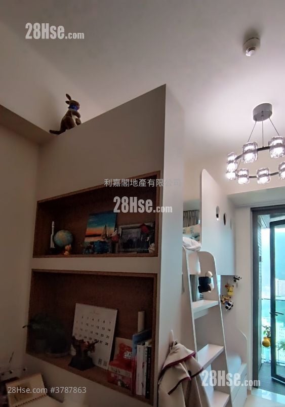 The Arles Rental 259 ft²