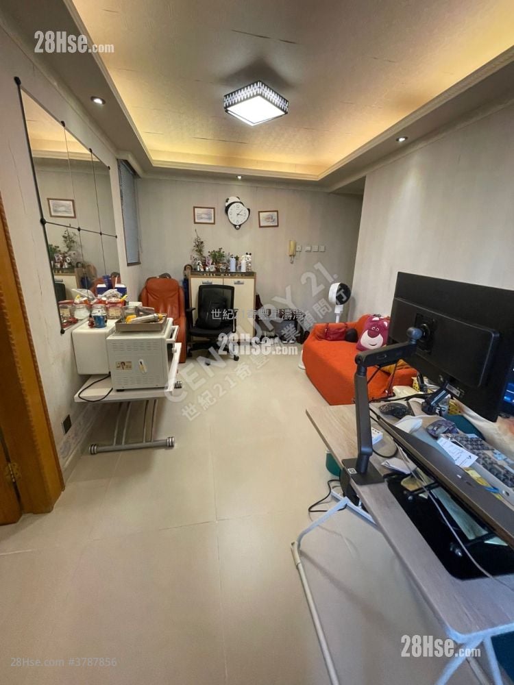 锦泰苑 售盘 3 房 650 平方尺